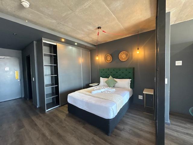 1 Bedroom Property for Sale in Woodstock Western Cape